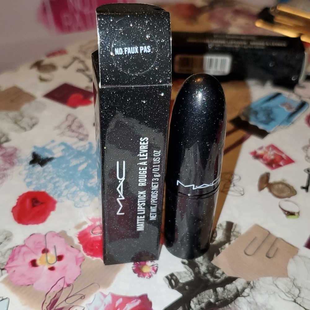 MAC LE no faux pas lipstick - Picture 4 of 5